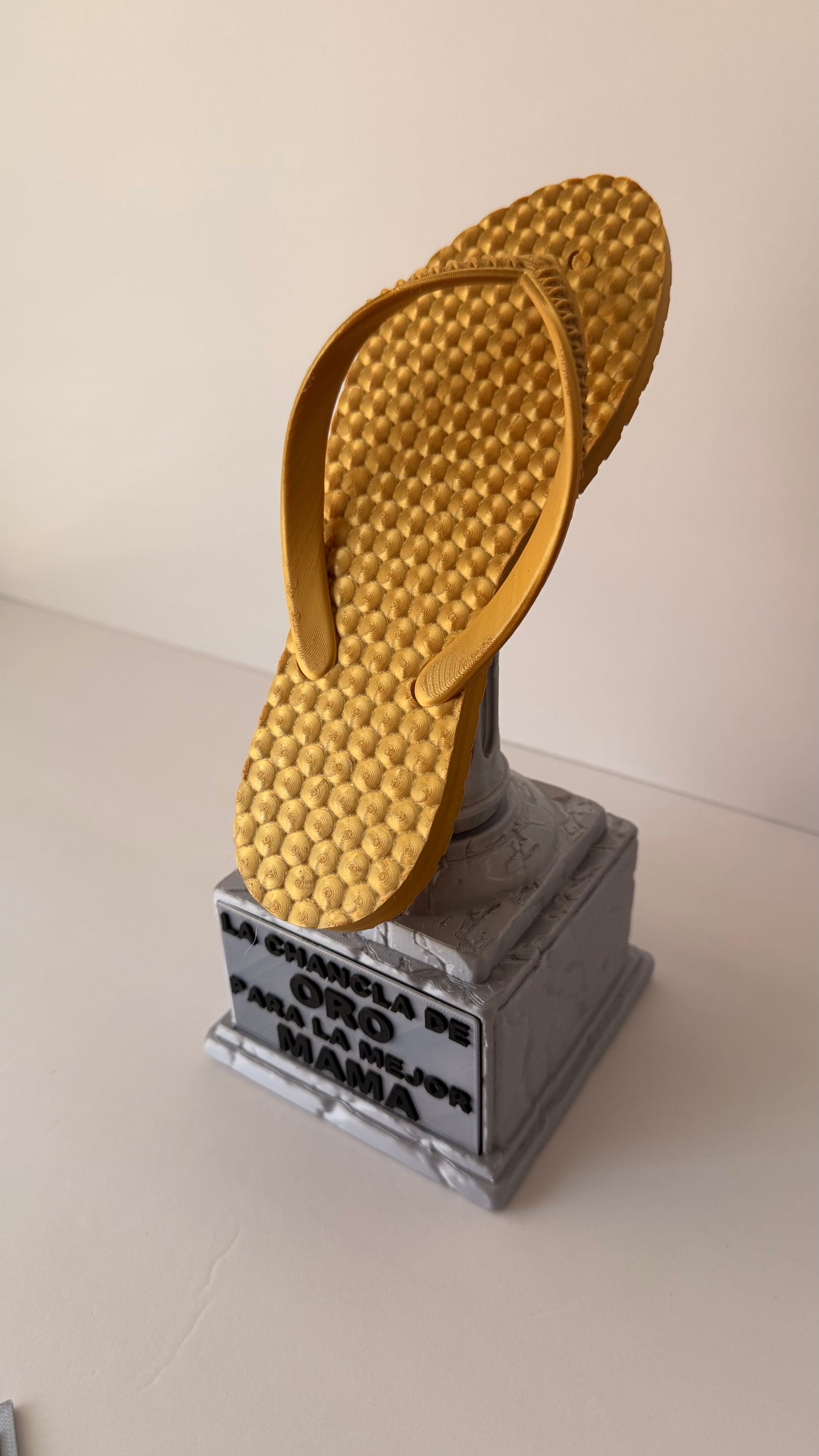 Best Mom Trophy/ Chancla Tropy